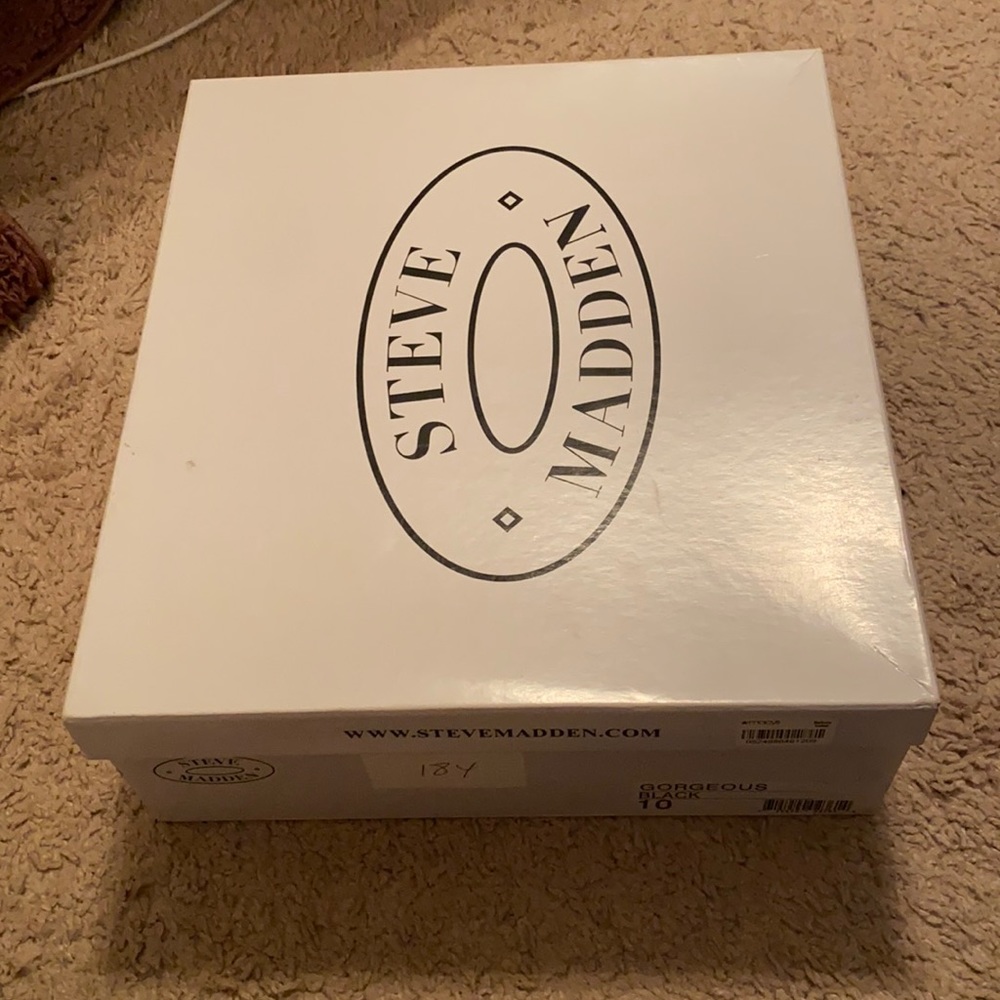 Sz 10 Steve Madden gorgeous boots NIB